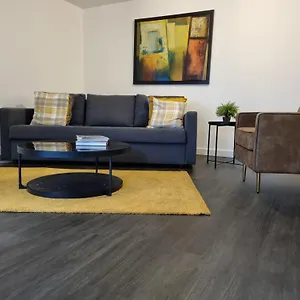 Spacious 5 Min Walk To Leytonstone Underground Station And 5 Stops To Zone 1 Appartement Londen